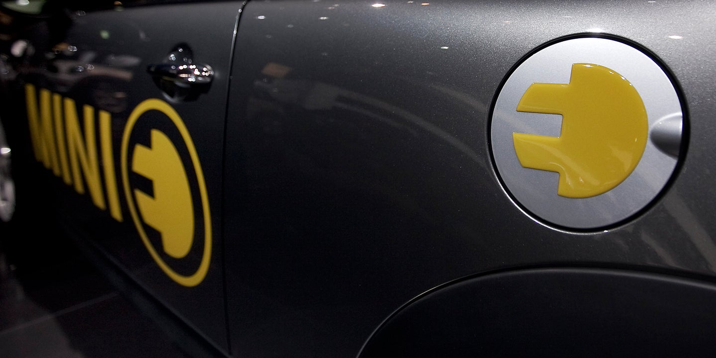 Mini Is Bringing an Electric Car to the 2017 Frankfurt Auto Show