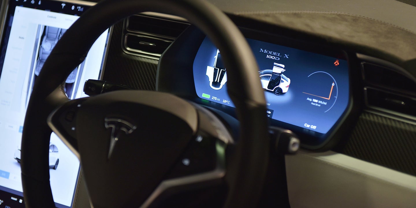 Tesla Model X Driver Says Autopilot ‘Wouldn’t Let Him Take Control’ Before Crashing