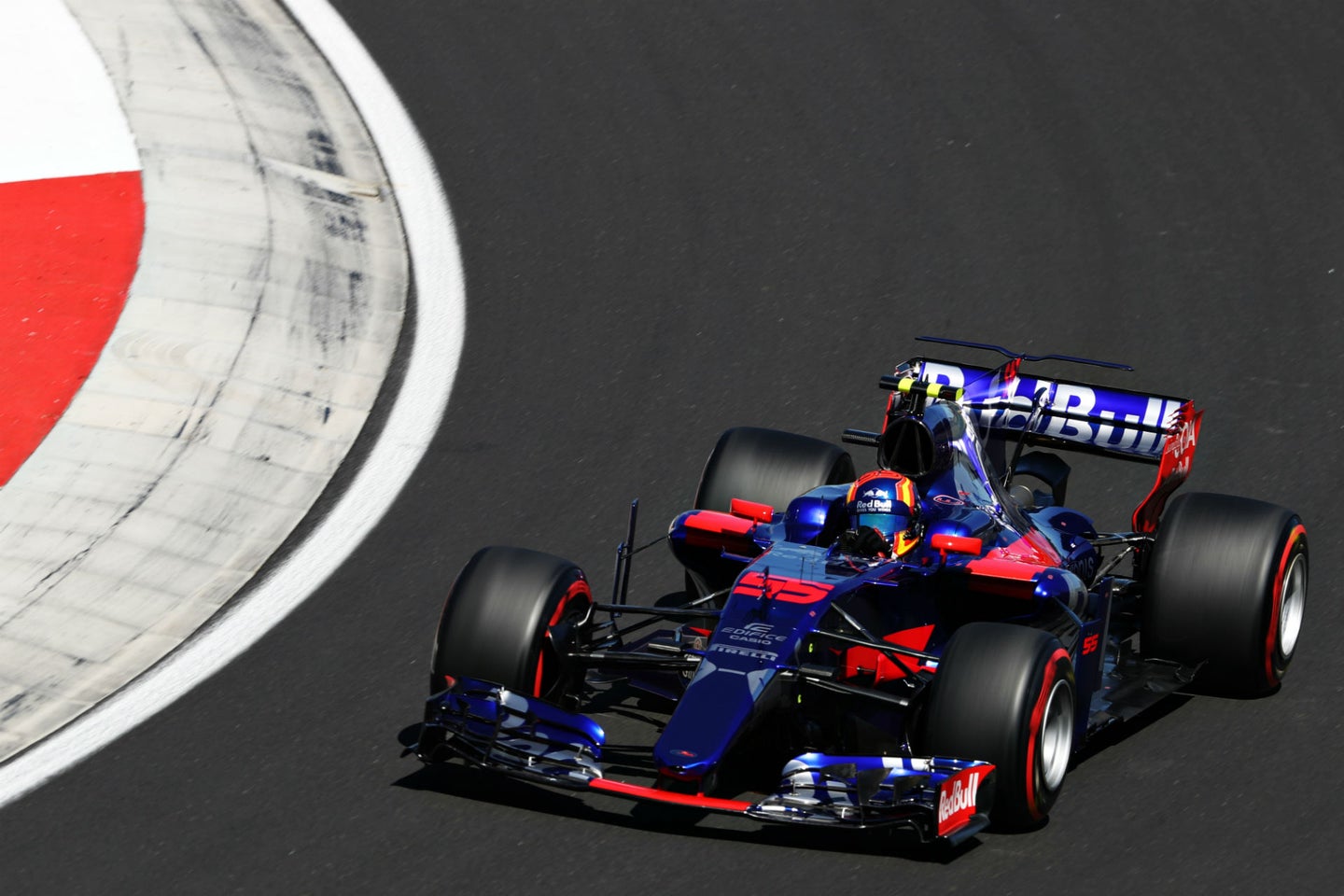 Formula One Needs ‘a Solution’ for More Competitive Grid, Sainz Jr. Says