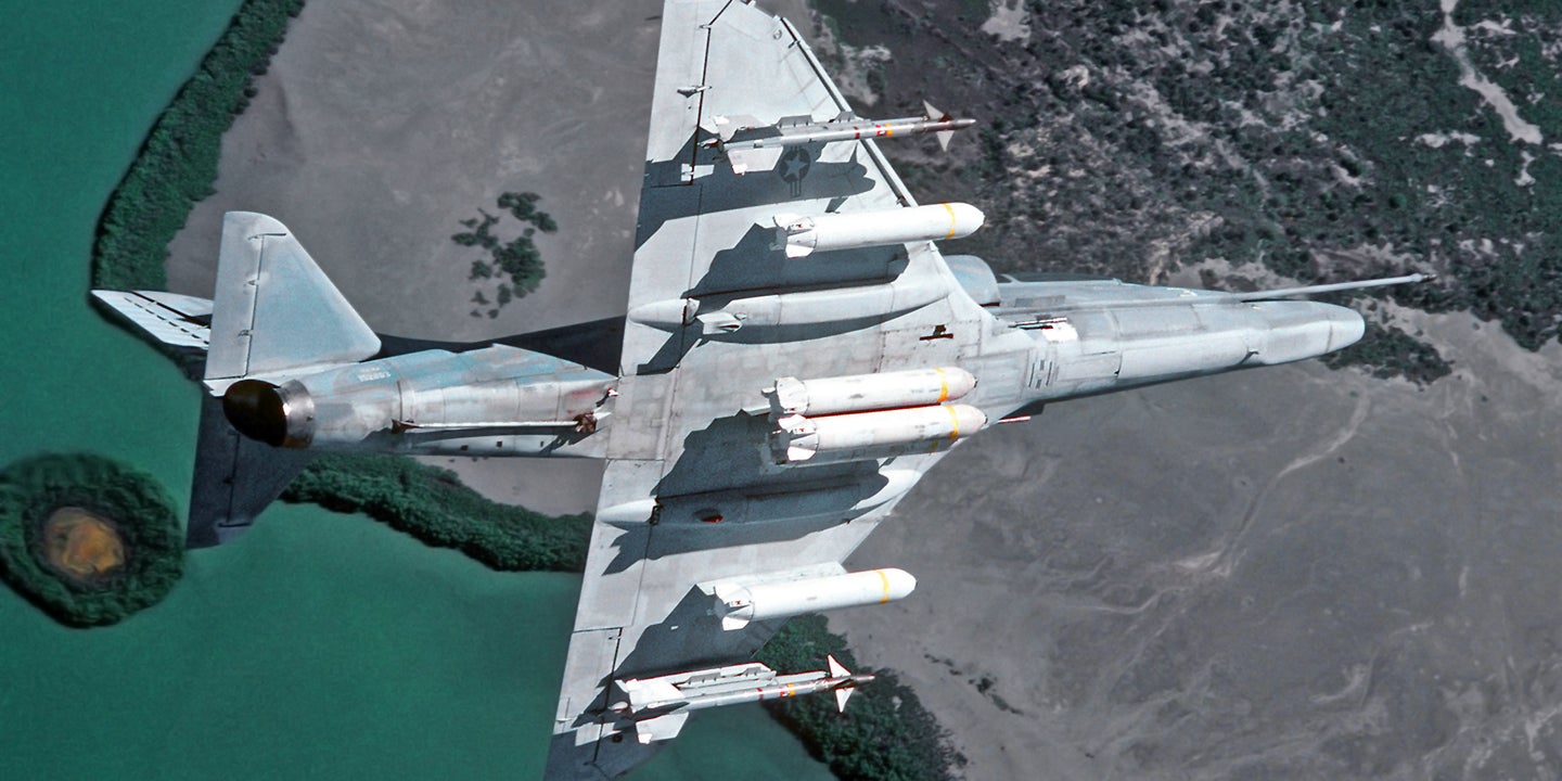 Skyhawks Over Cuba: VC-10 &#8220;Challengers&#8221; And Their TA-4J&#8217;s Unique Cold War Mission