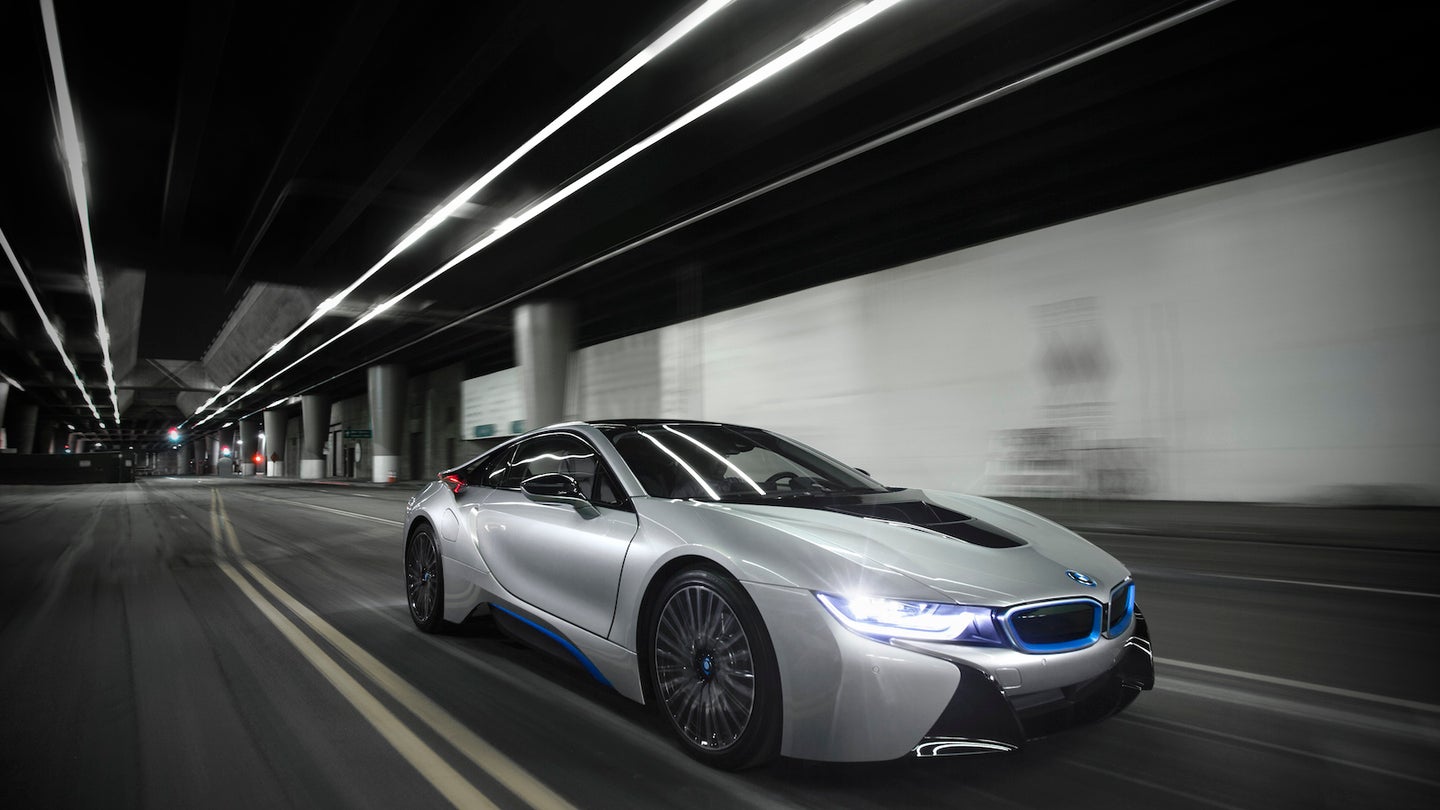 2017 BMW i8 Review: Bimmer’s Plug-In Pioneer Holds the Line