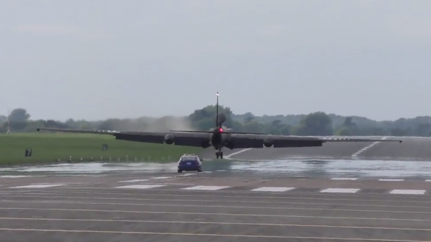 Watch a Pontiac GTO Chase Car Burn Rubber to Catch a Lockheed Martin U-2 Spy Plane