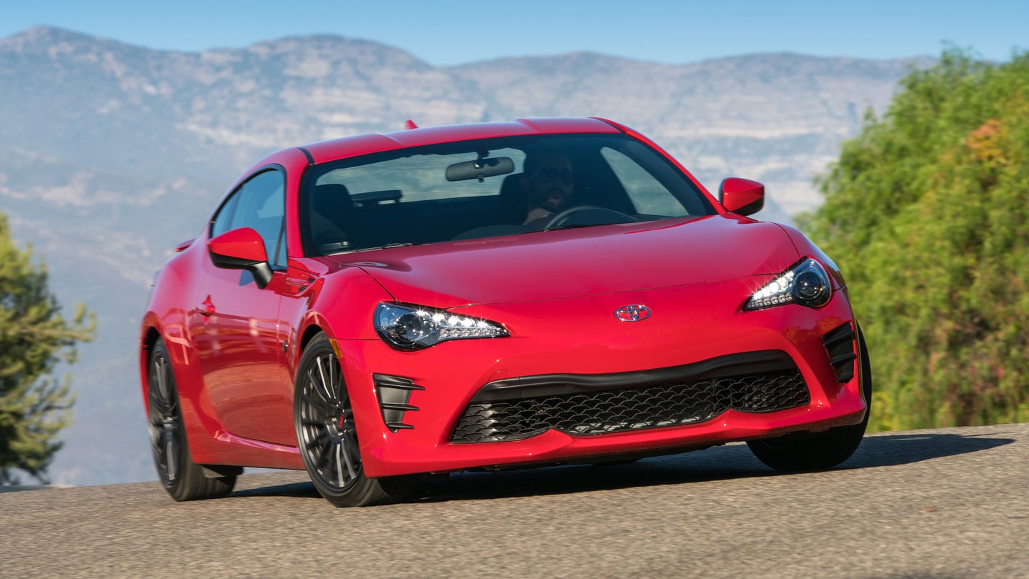 2017 Toyota 86 Review: It Could Win Your Heart, If Only You&#8217;d Give It a Chance