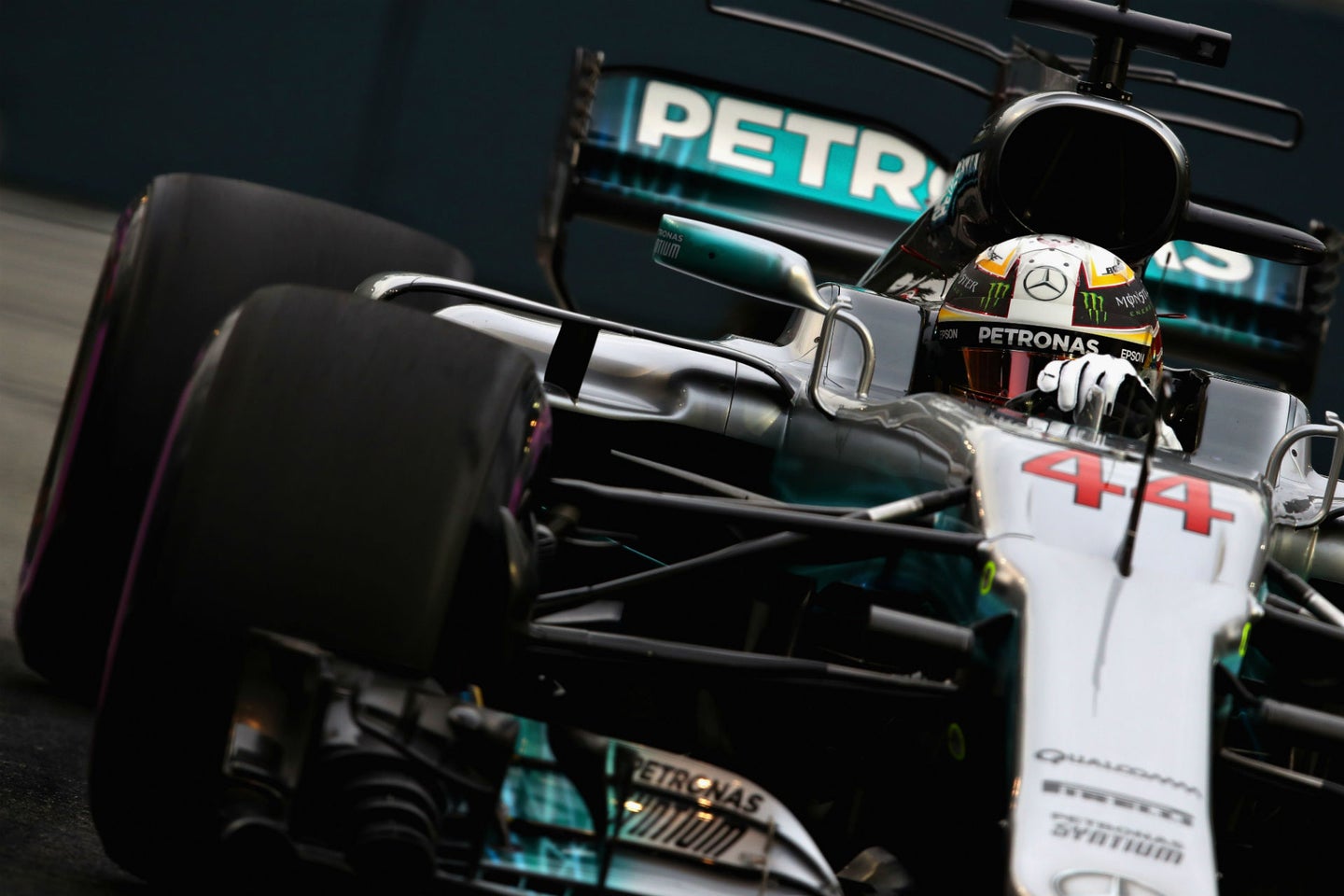 Hamilton Wins After Vettel’s First Lap Crash in Singapore Grand Prix Shocker