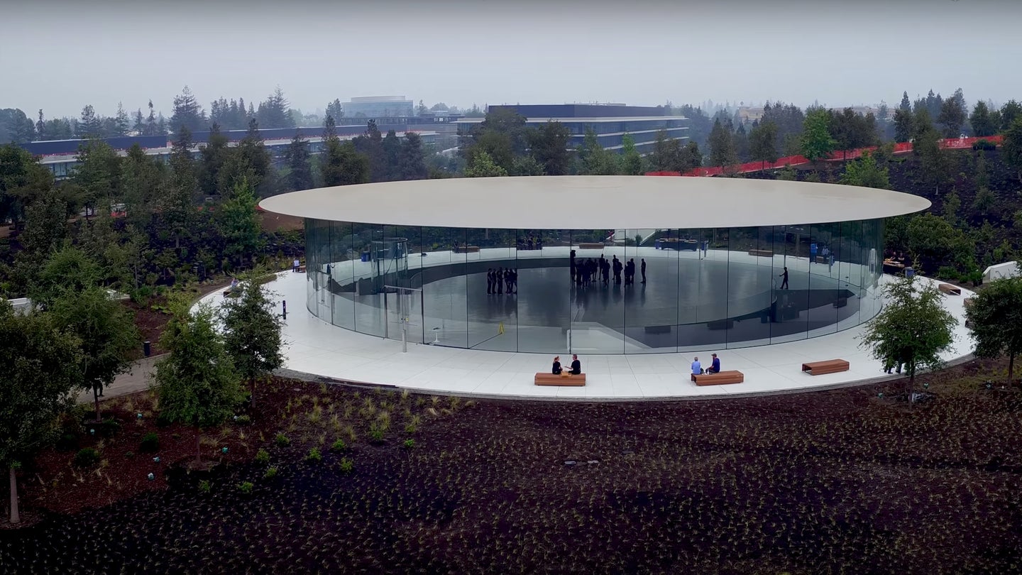 Duncan Sinfield&#8217;s Drone Footage of Apple Park Is Gorgeous