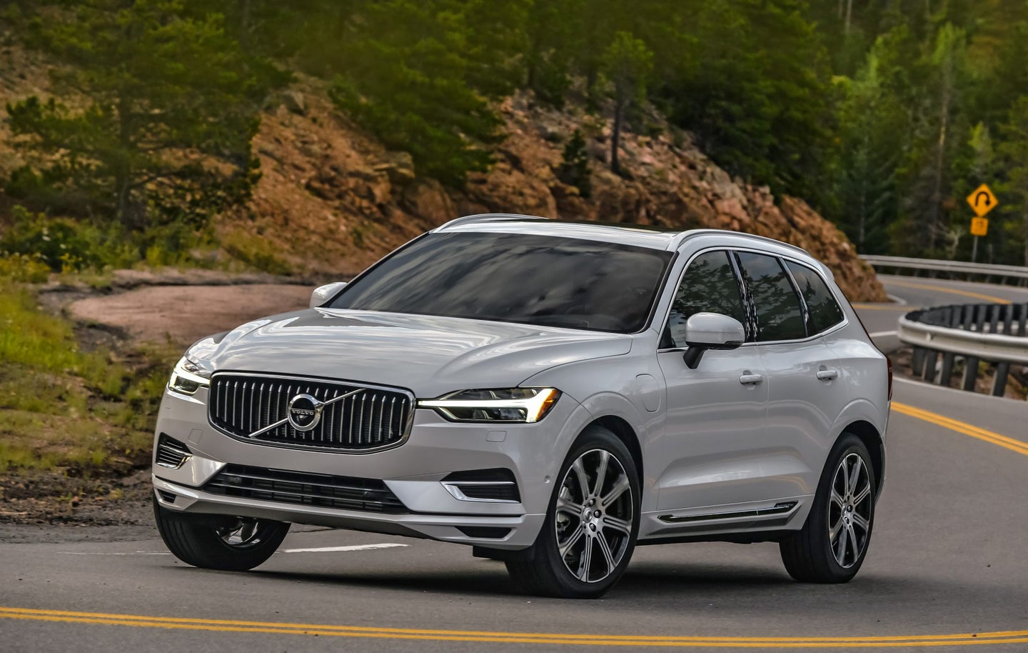 2018 Volvo XC60 T8 Review: Loads of Impressive Tech, Not That You’d Notice—and That’s the Point