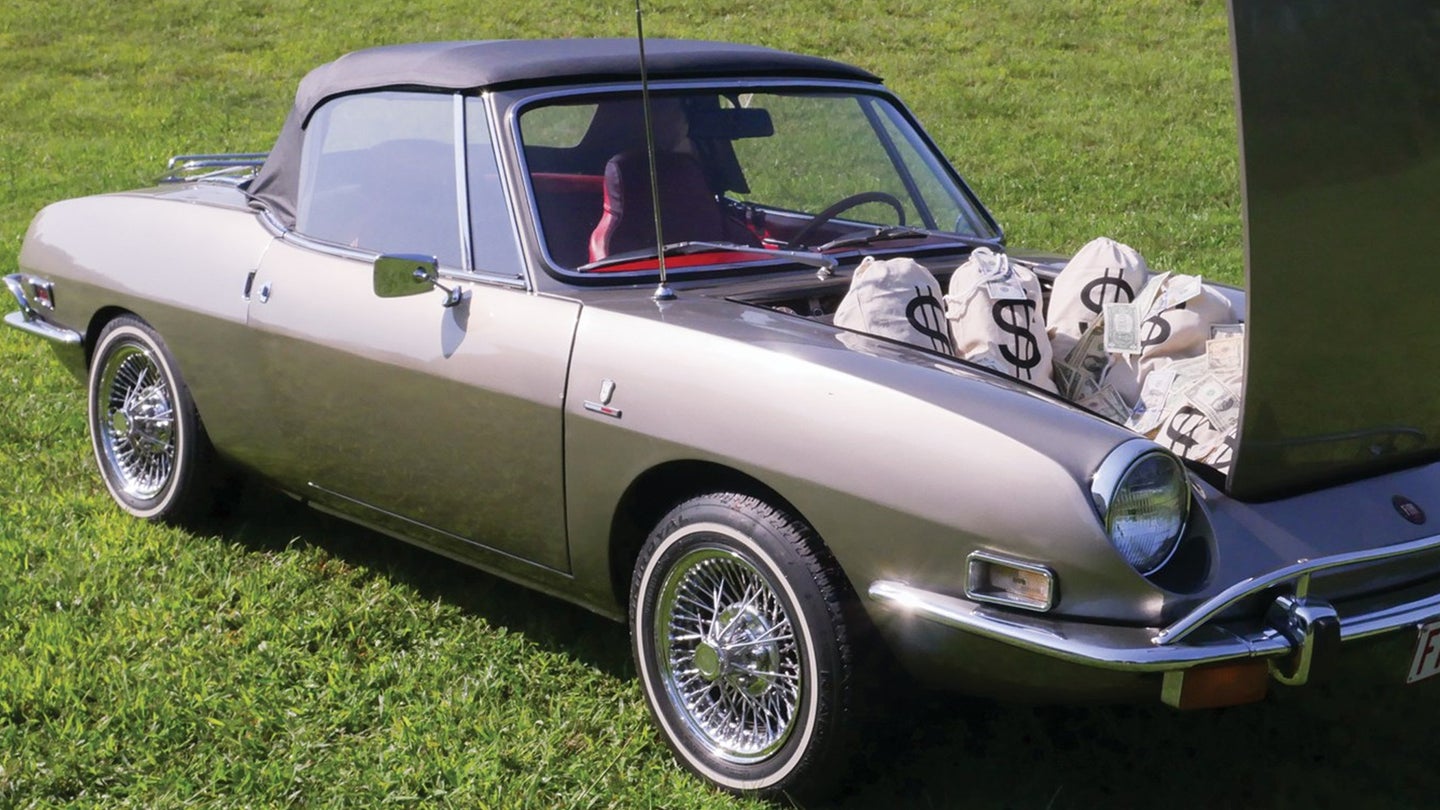 If You’re Feeling Lucky, Bid on This Fiat Spider with a Frunk Full of Cash