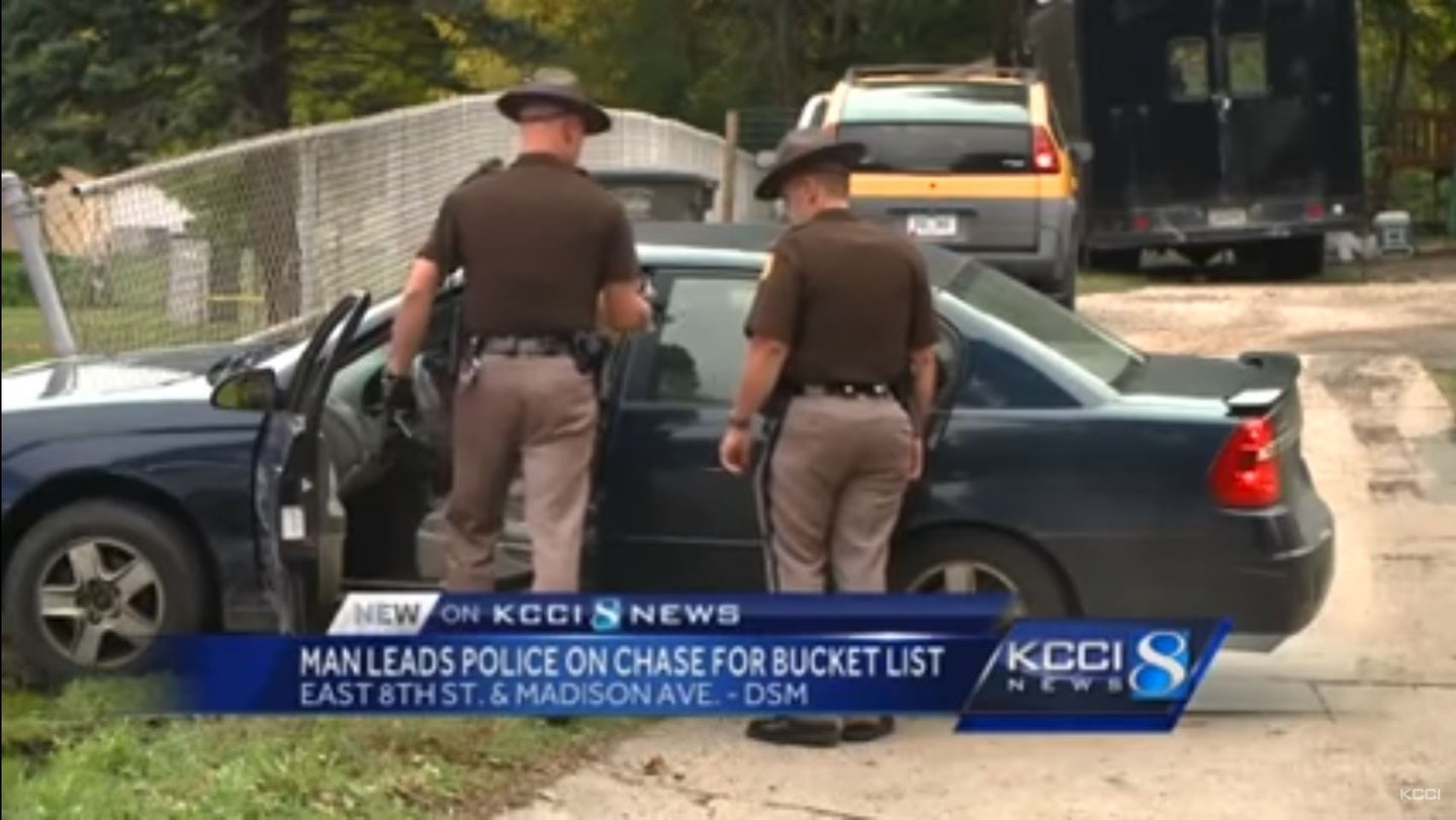 Iowa Man Prompts Police Car Chase Because it Was On His Bucket List
