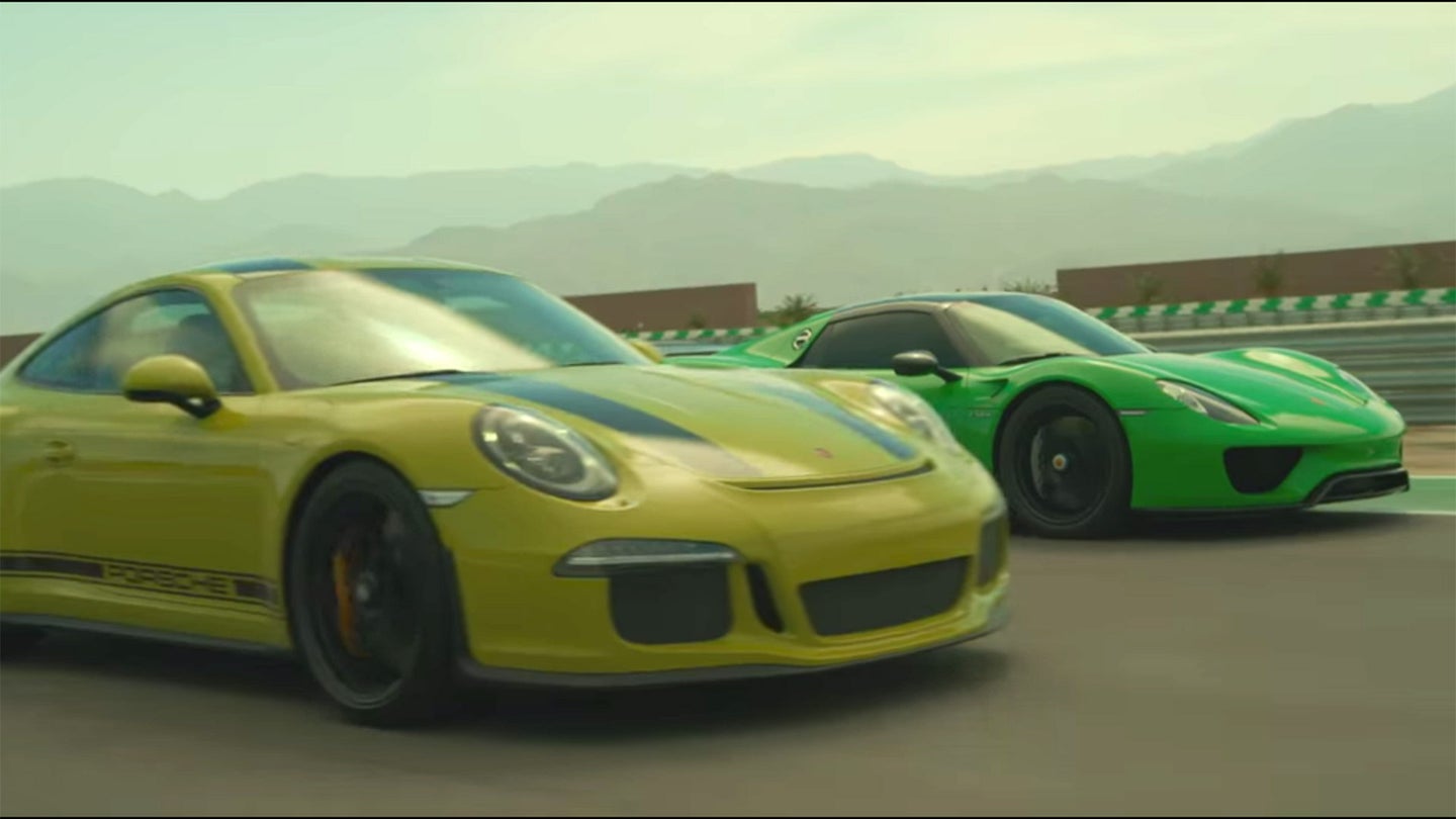 Watch a Porsche 918 Spyder and a Porsche 911 R Dance in the Desert