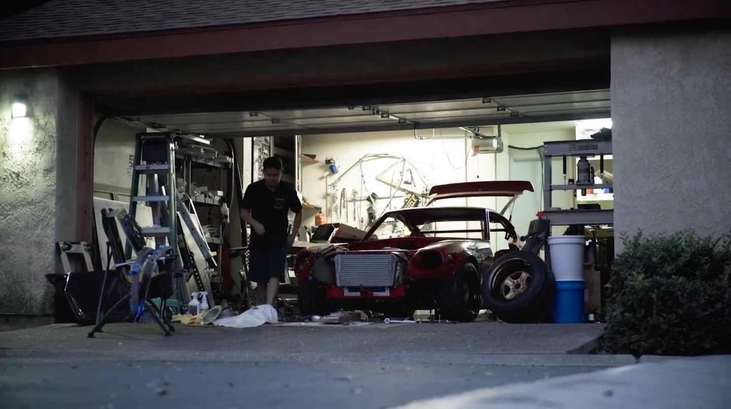 Dominic Le Builds a Datsun 240Z SEMA Show Car in His Home Garage