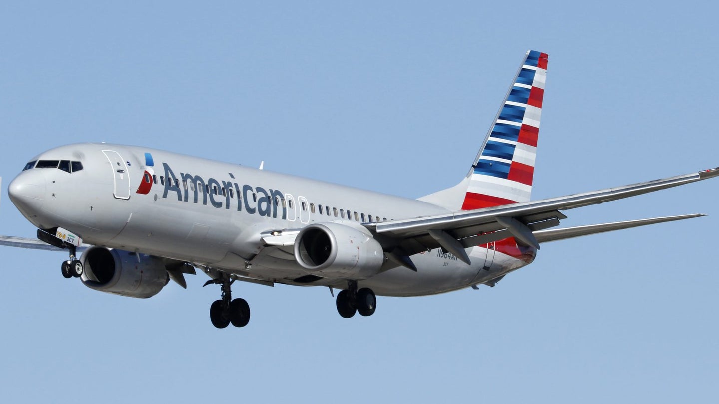 Drunken American Airlines Baggage Handler Falls Asleep in Cargo Bay, Wakes up in Chicago