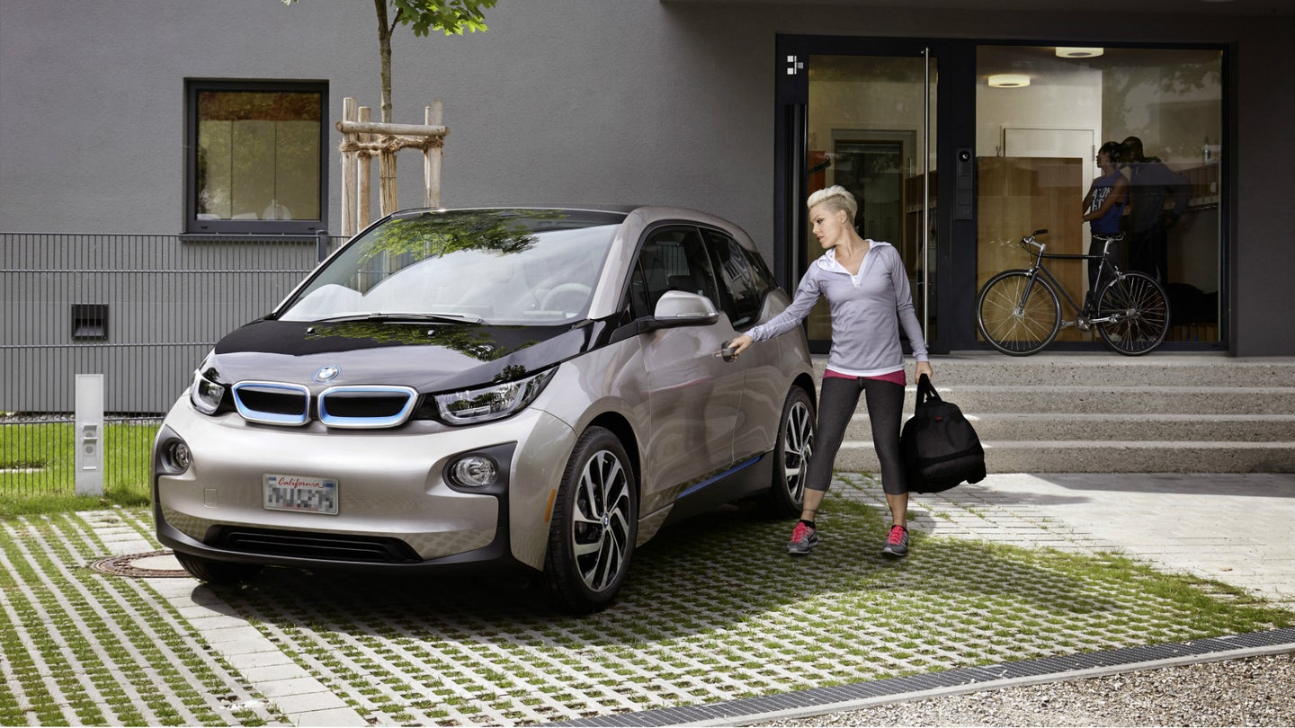 BMW Halts U.S. i3 Sales Because One New Hampshire Woman May Hurt Her Neck