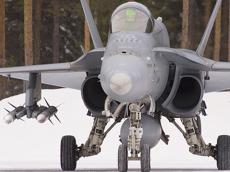 Canada May Buy AIM-120D Missiles That Outrange Its CF-18’s Radar’s Reach