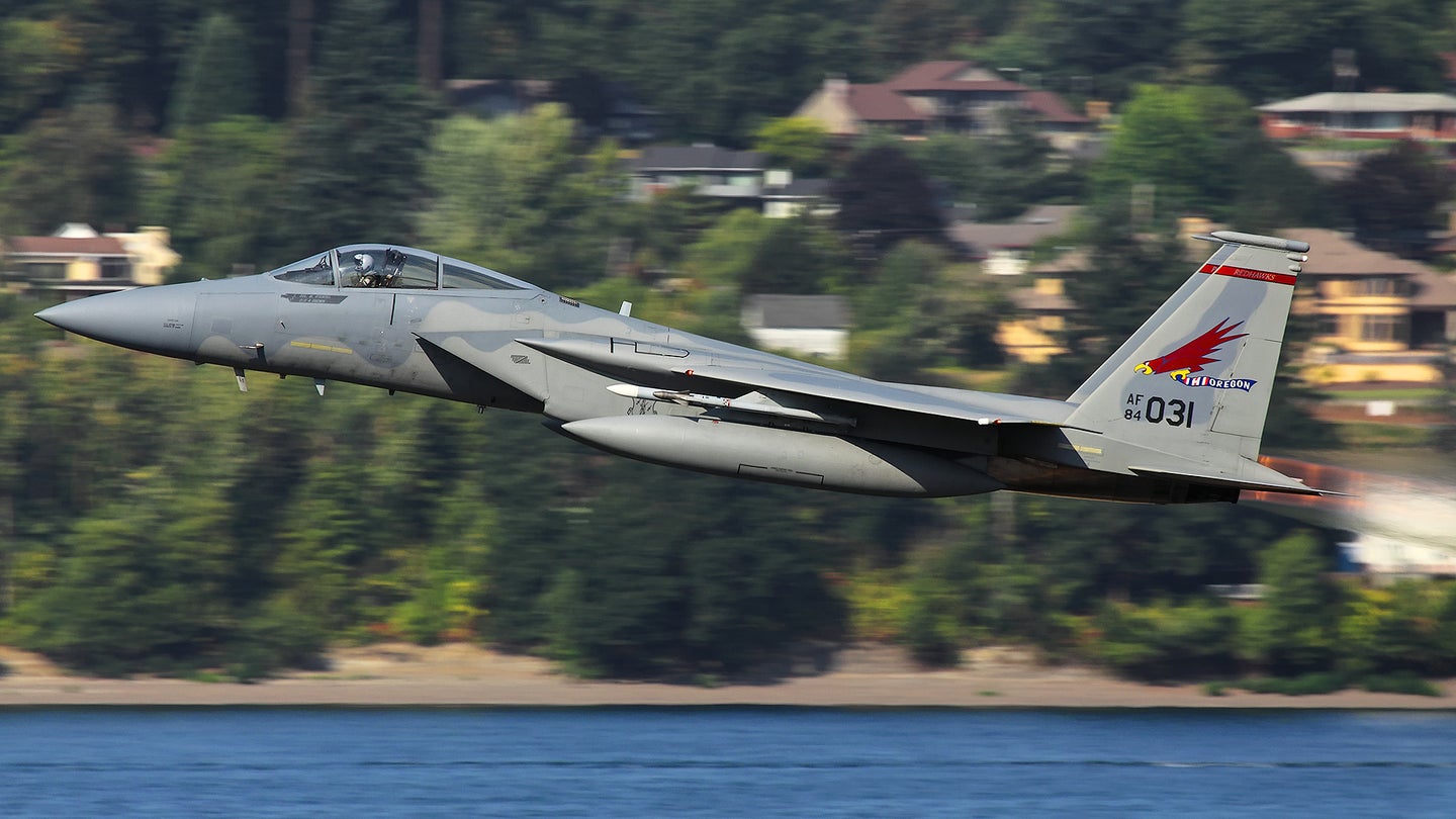 Airliners And F-15s Involved In Bizarre Encounter With Mystery Aircraft Over Oregon