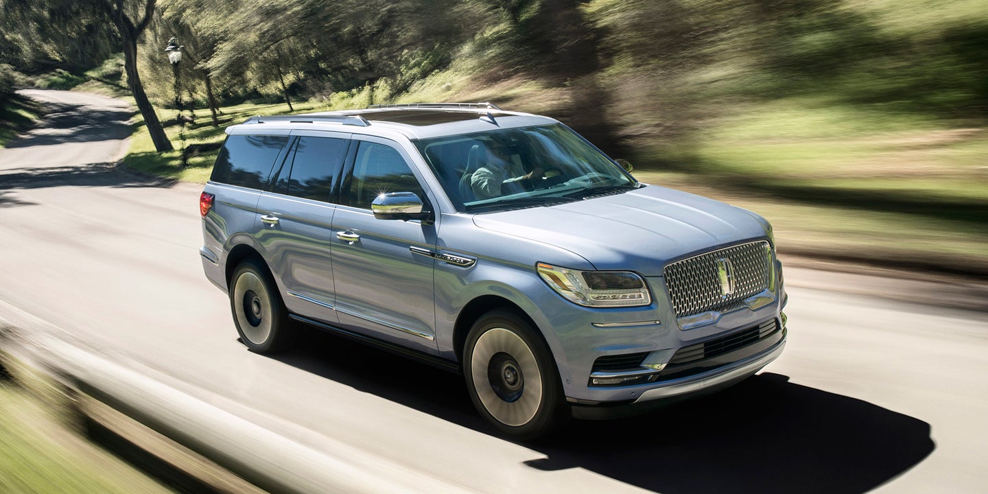 2018 Lincoln Navigator Review: The Navi Shakes Off the Old-Guy Image