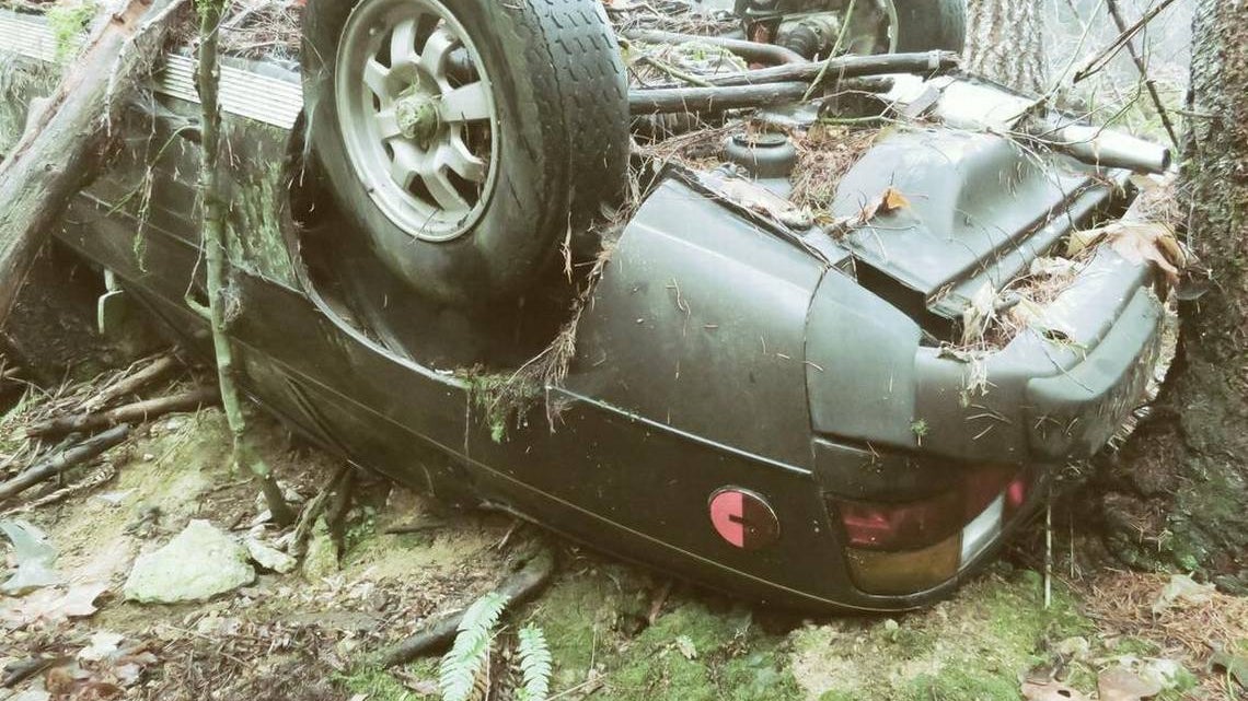 Porsche 924 Is Found Wrecked By a Cliff 27 Years Later