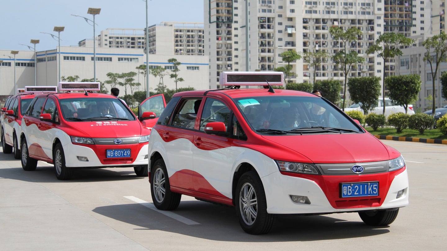 China Considers Cuts to Electric Car Subsidies, Report Says