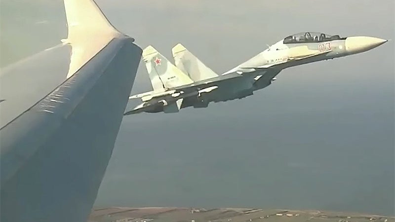 Su-30s Acted As Infrared &#8220;Heat Traps&#8221; For Putin&#8217;s Arrival In Syria Aboard A Tu-214PU