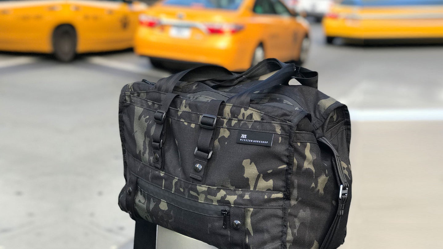 Mission Workshop&#8217;s Transit Duffle Is a Solid Bag for Travel and Gym Alike