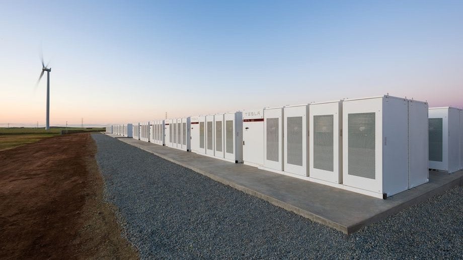 Tesla’s Giant Australian Battery Farm Is Now Online