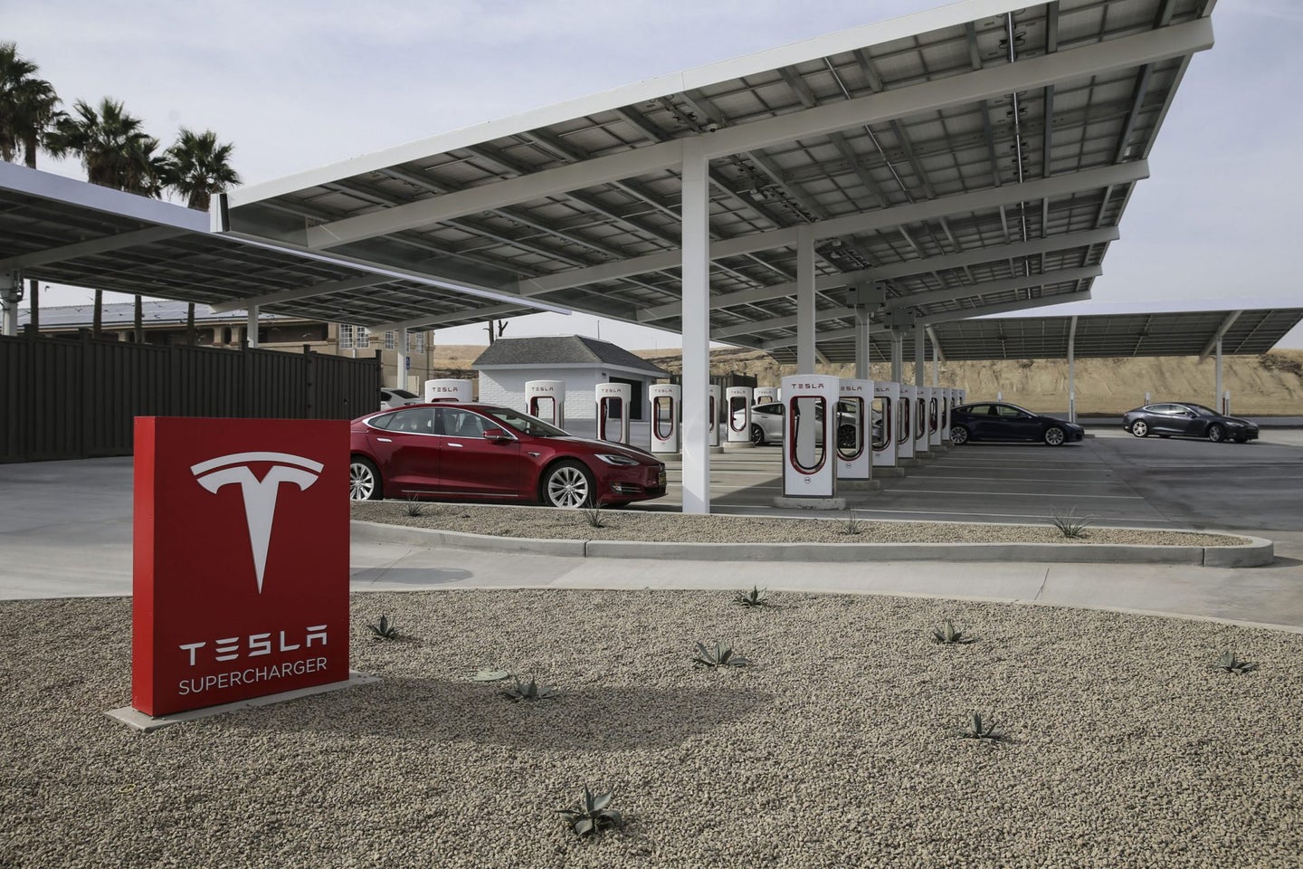 Tesla Files Permit for Supercharging Station With Drive-In Restaurant