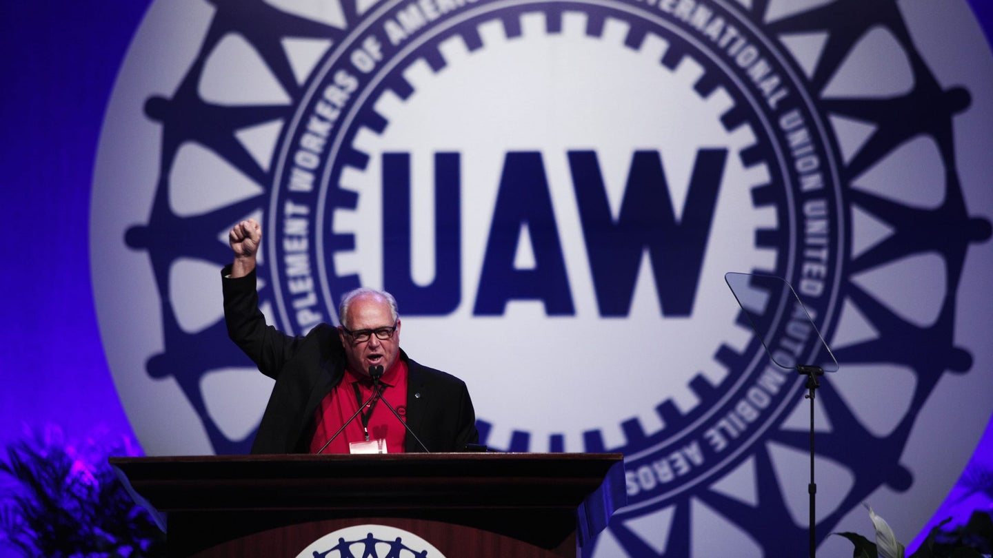 Fiat Chrysler Workers Sue Automaker and UAW Amid Probe