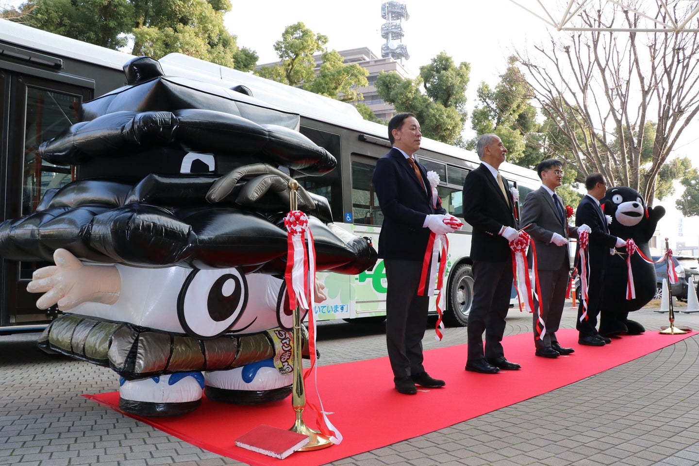 Japanese University Project Uses Nissan LEAF Parts on Buses
