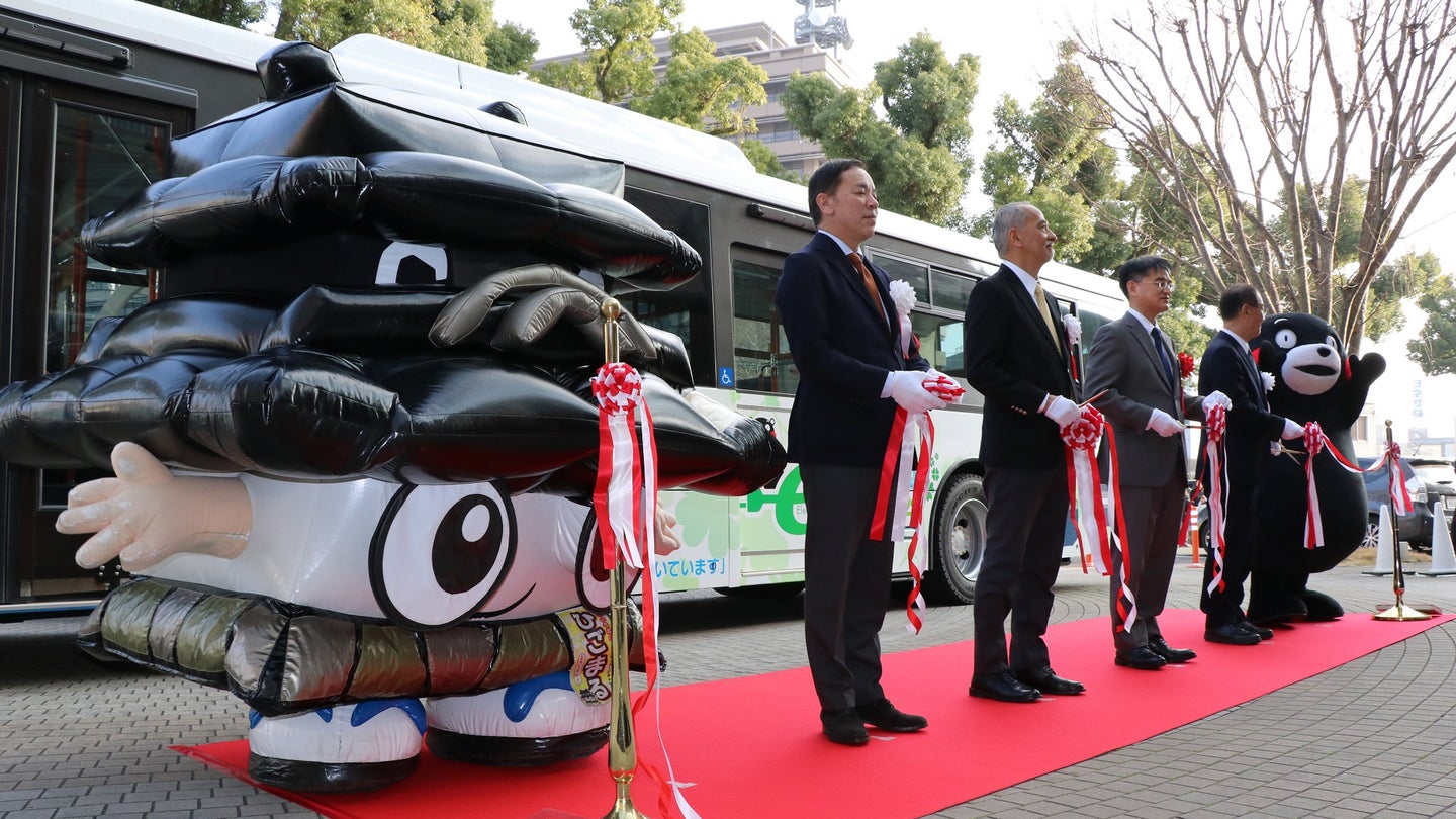 Japanese University Project Uses Nissan LEAF Parts on Buses