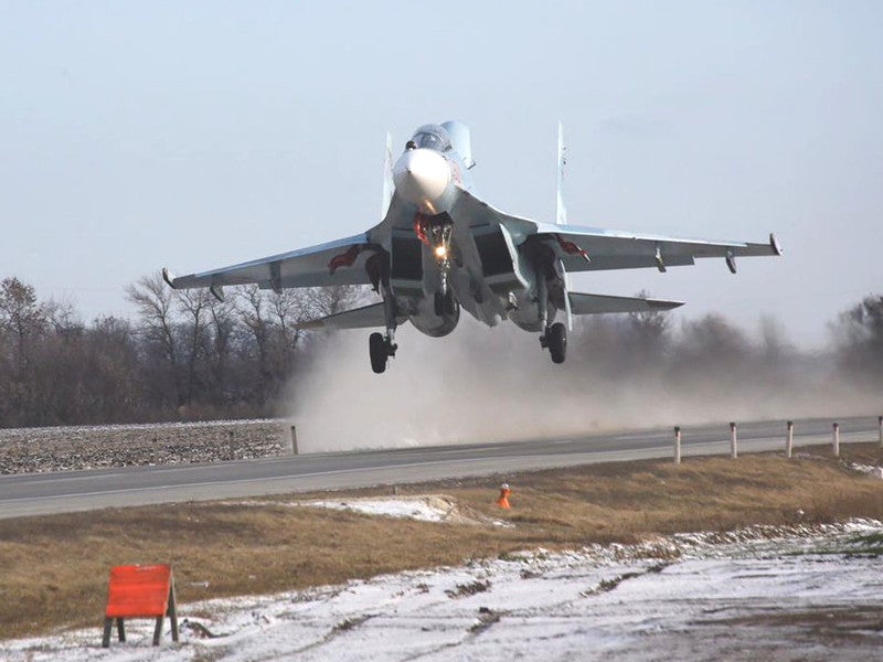 Watch These Russian Su-30 And Su-34 Jets Do Touch-and-Gos on a Highway