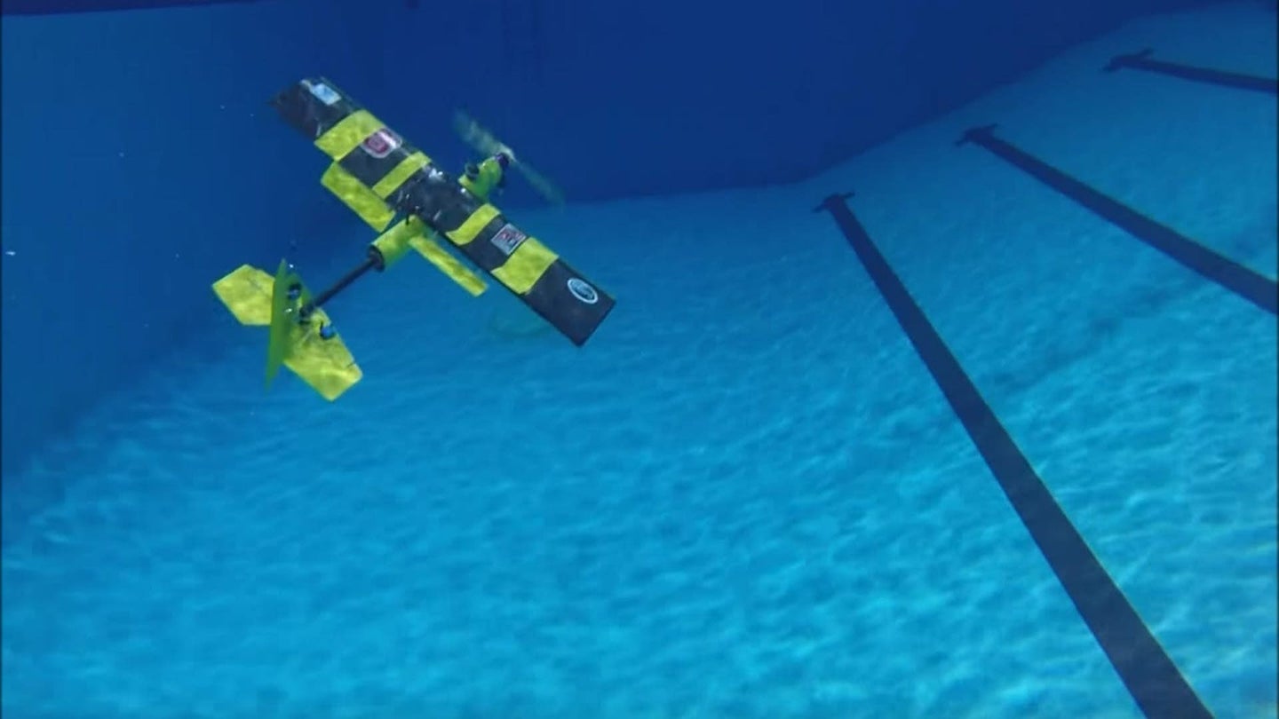 The EagleRay XAV Amphibious Drone Can Dive and Fly