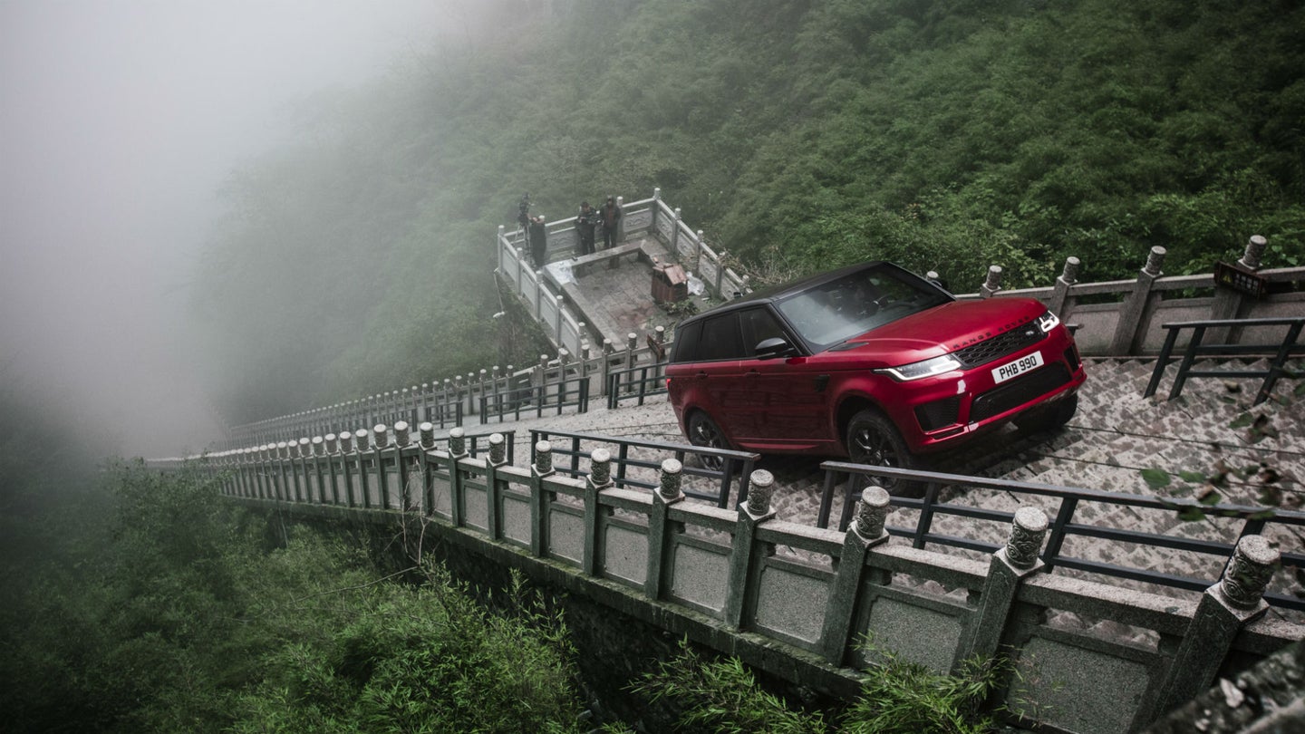 Watch a Range Rover Sport PHEV Drive up 999 Steps to Heaven’s Gate