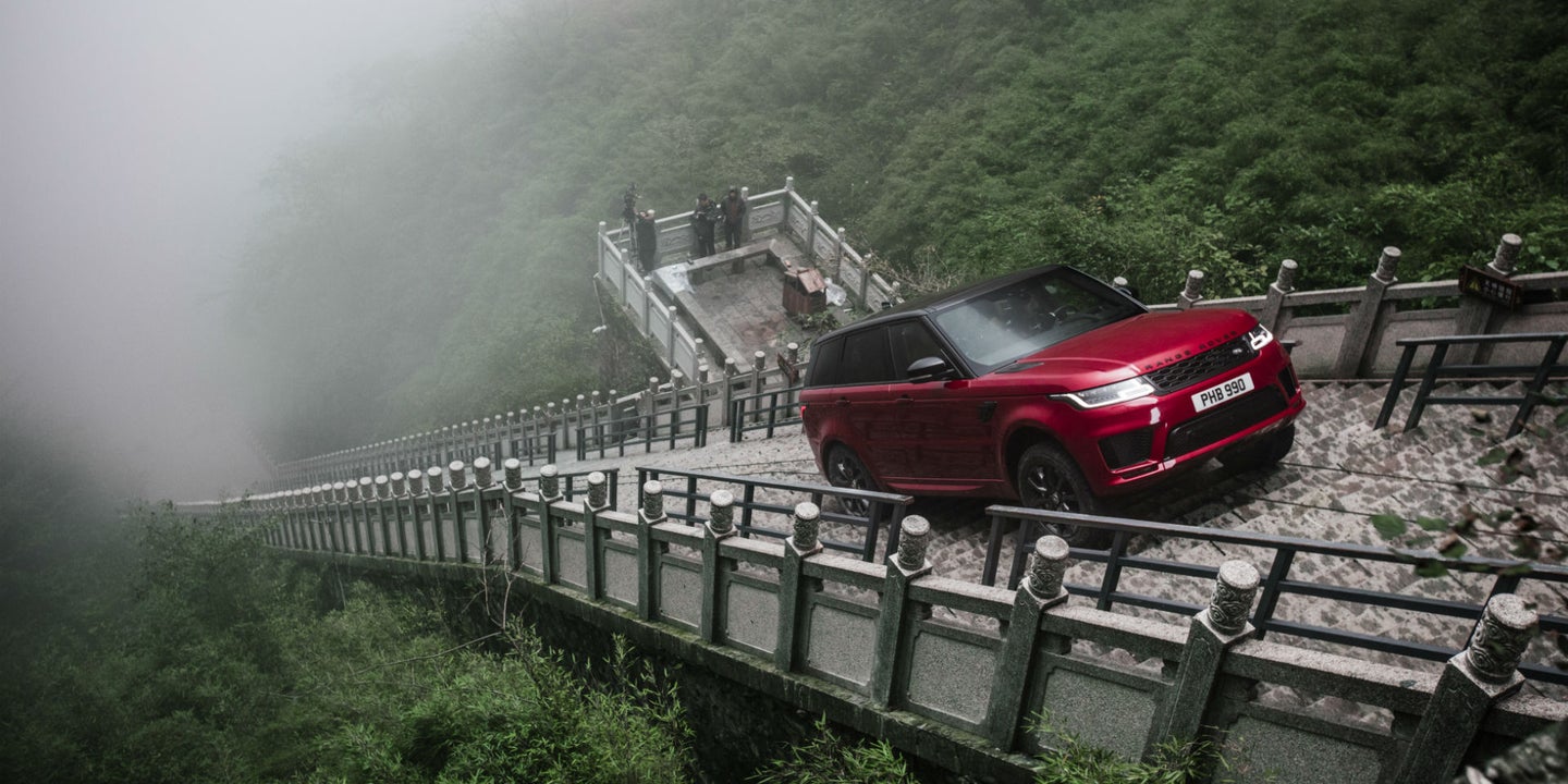 Watch a Range Rover Sport PHEV Drive up 999 Steps to Heaven’s Gate