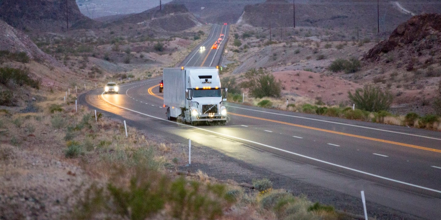 Uber&#8217;s Self-Driving Trucks Are Now Haulin&#8217; Cargo in Arizona
