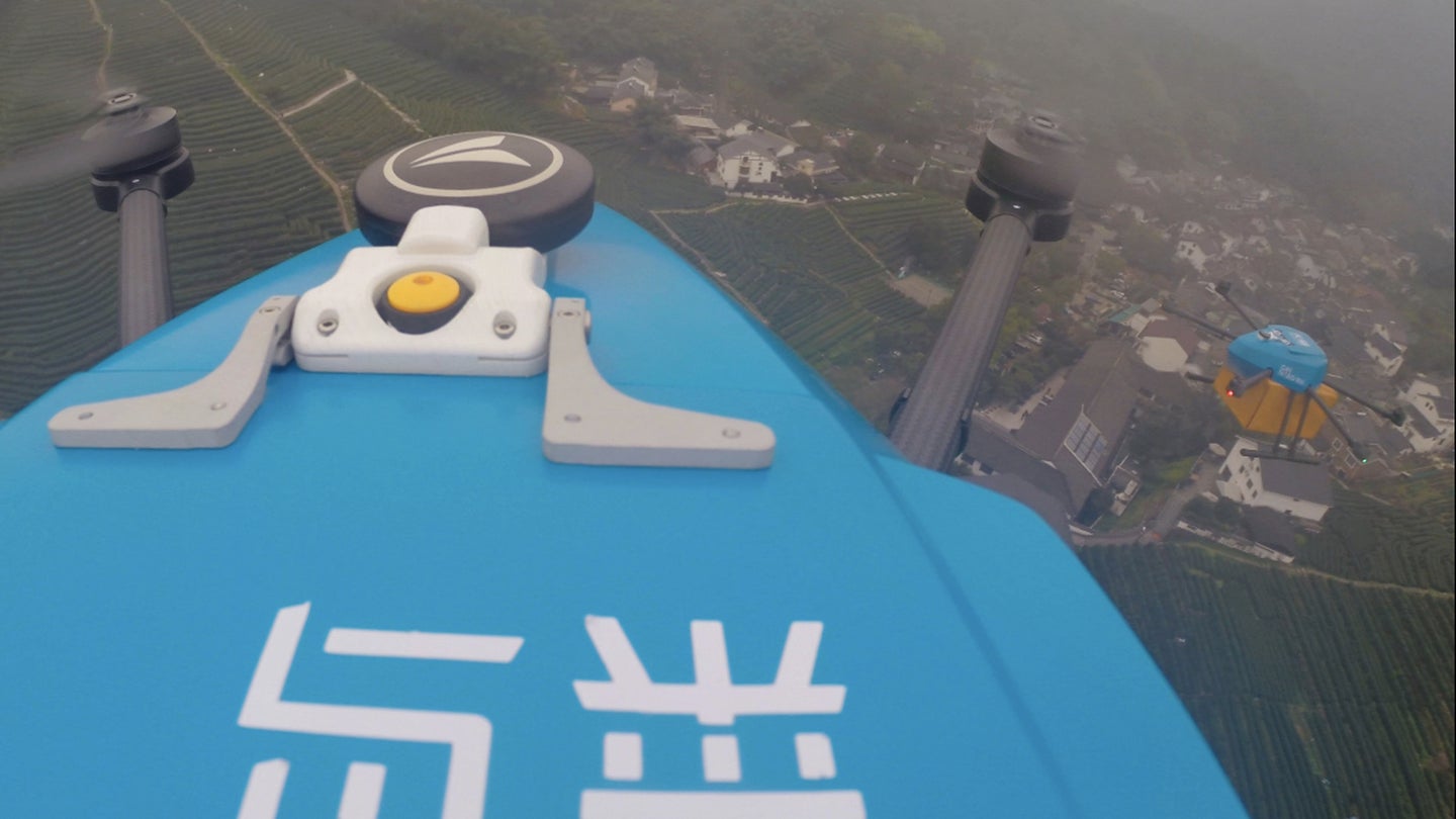 Chinese iPhone Smugglers Used Drones to Transport Mobile Phones Into Shenzhen