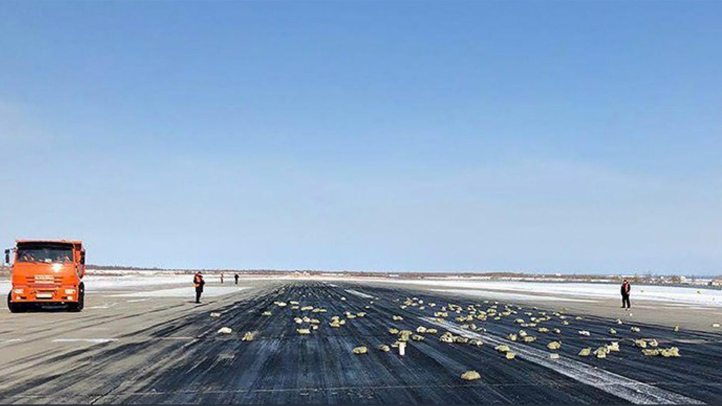 Meanwhile, in Russia: Plane Loses Cargo Door, Scatters 3.4 Tons of Gold and Silver in Siberia