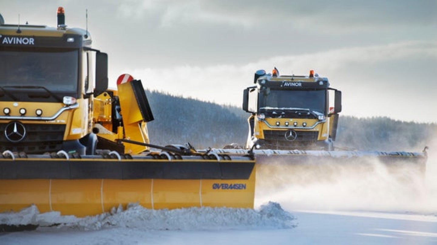 Autonomous Snowplows Debut at Norwegian Airport