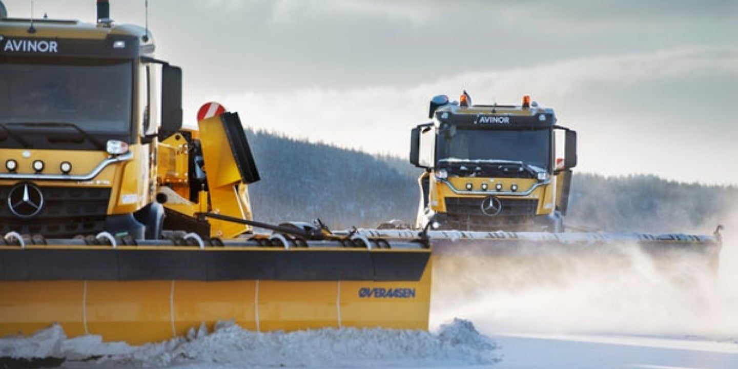 Autonomous Snowplows Debut at Norwegian Airport