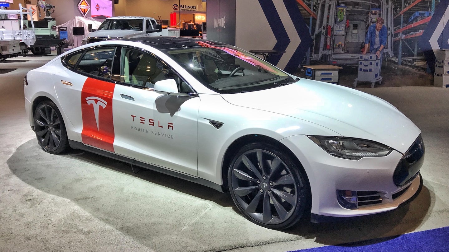 Tesla Gets Smart and Rolls out Its Own Model S Repair, Service Vehicle