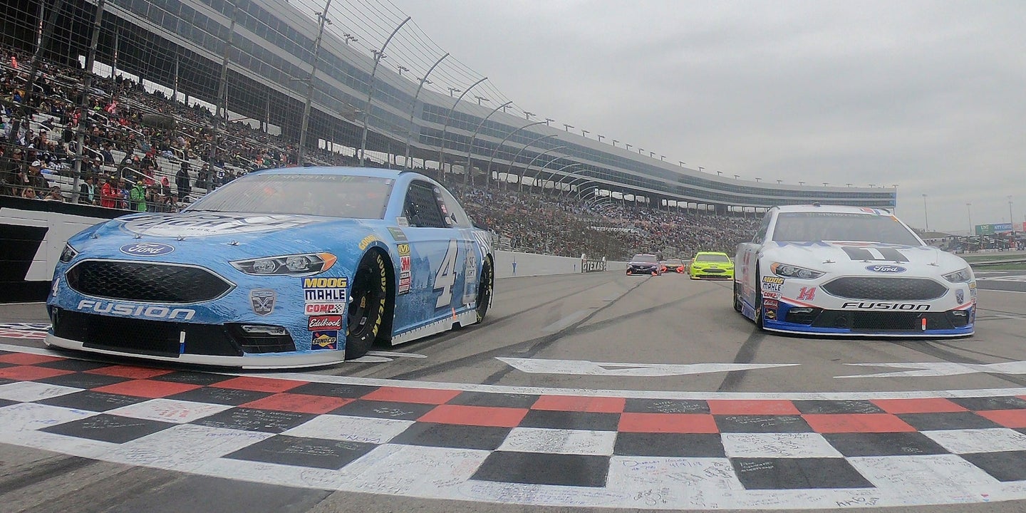 Nascar Offical Misses Call at Texas Motor Speedway