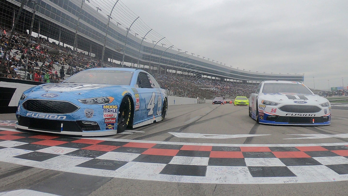 Nascar Offical Misses Call at Texas Motor Speedway