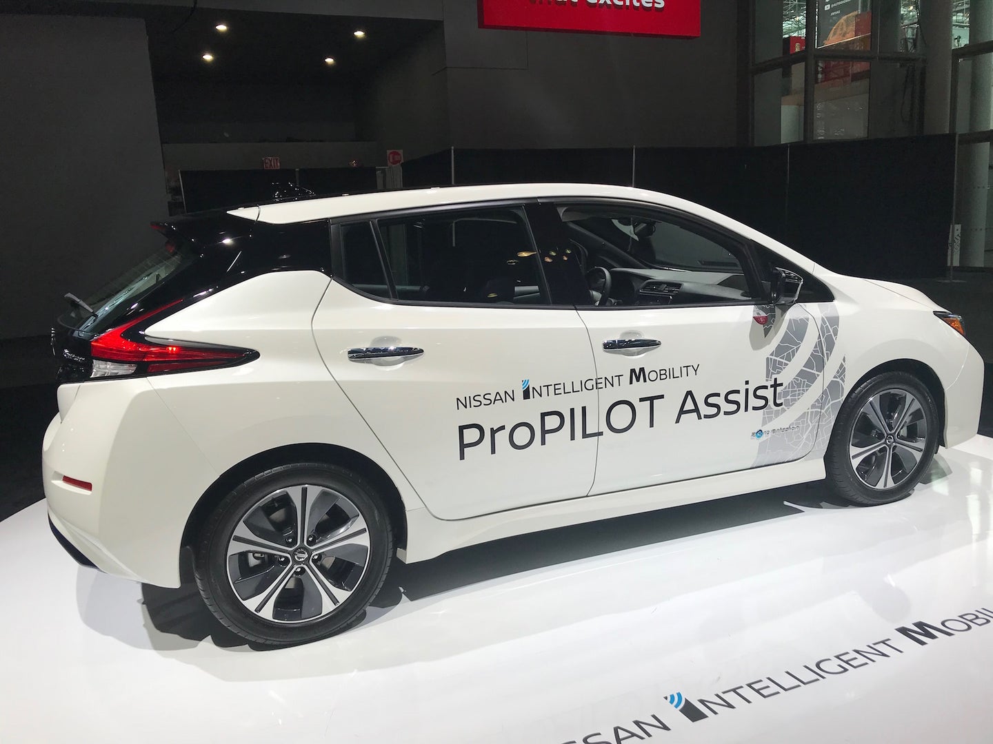 A Virtual Experience of the Nissan Leaf at the New York Auto Show