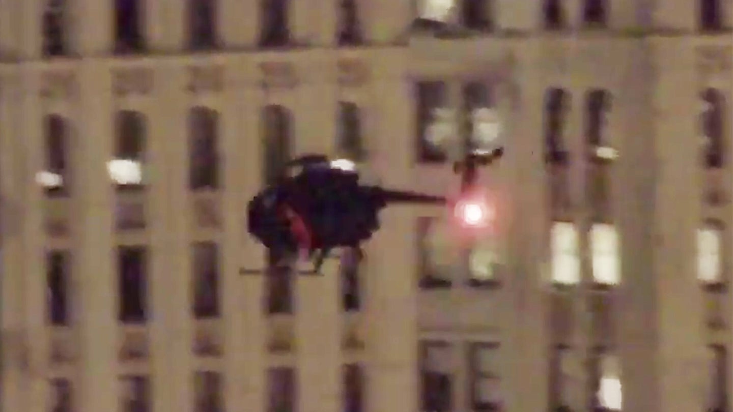 Night Stalker Choppers Freak Out Manhattan With Nighttime Low-Level Training Exercise