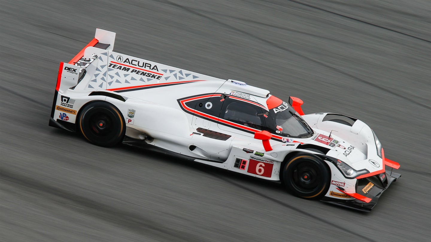 Castroneves Gains Pole in Penske Front-Row Lockout at Mid-Ohio