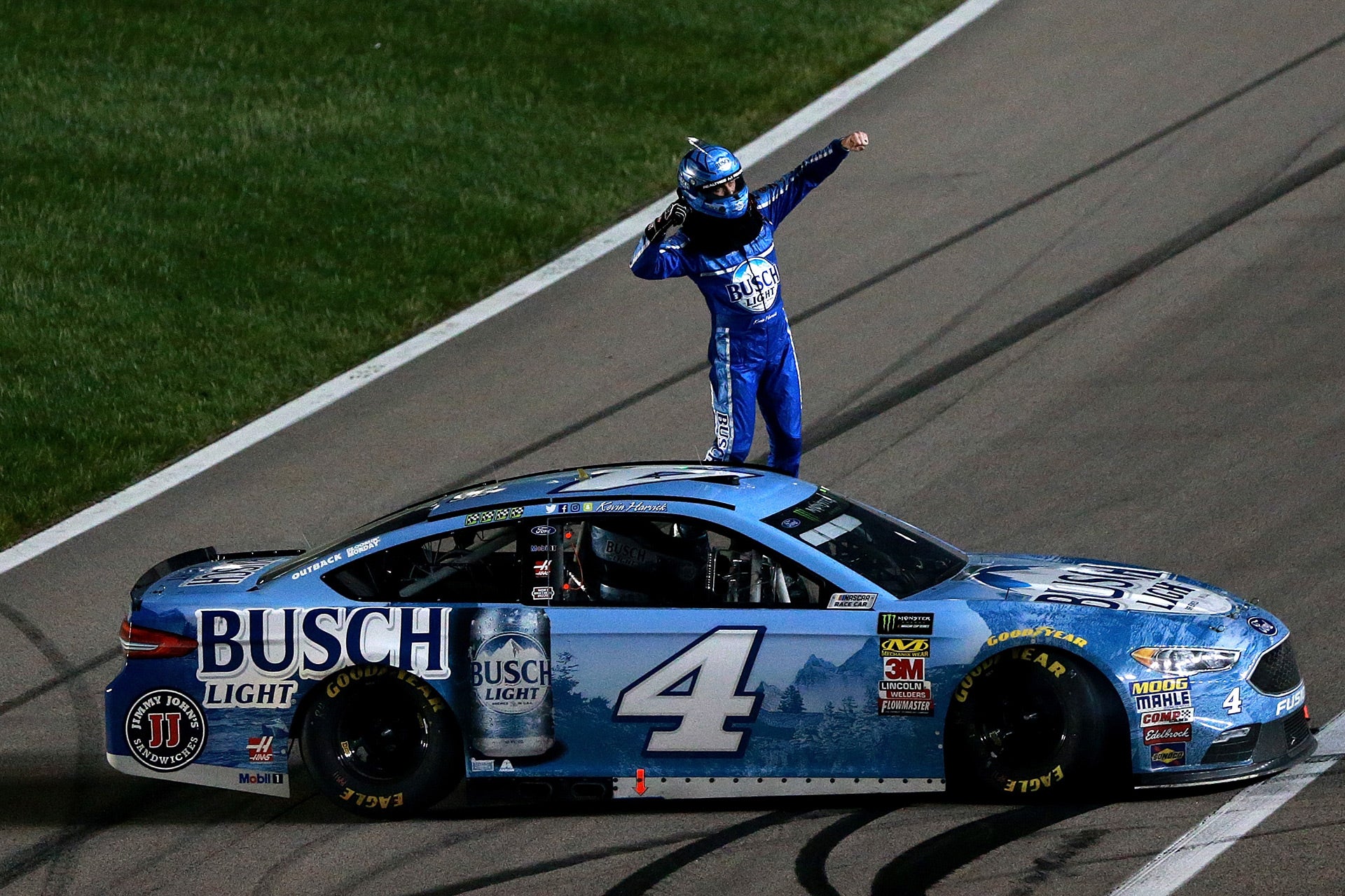 Kevin Harvick Gets Fifth NASCAR Cup Win of the Season at Kansas Speedway