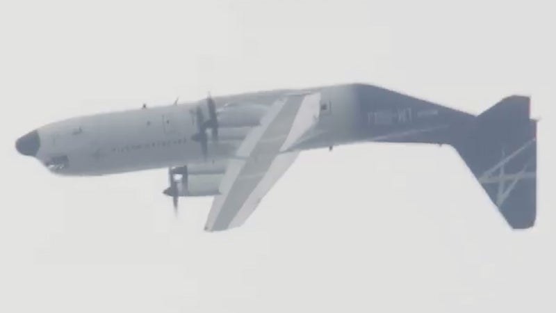 Forget The Fighters, Lockheed&#8217;s LM-100J Super Hercules Demo Slayed At Farnborough