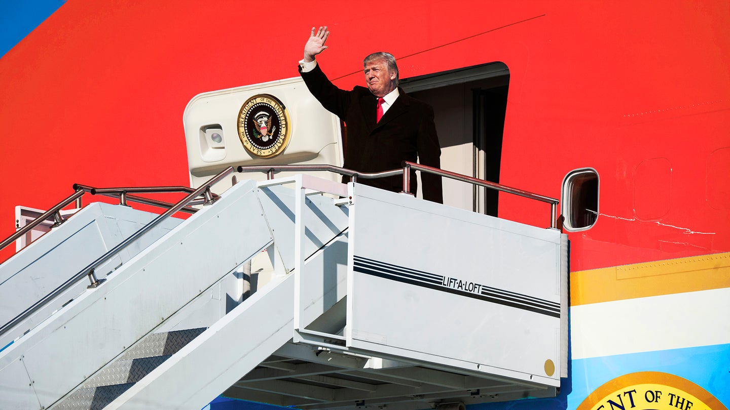 Please, U.S. Air Force, Don&#8217;t Let Trump Schlock Up Air Force One&#8217;s Iconic Appearance