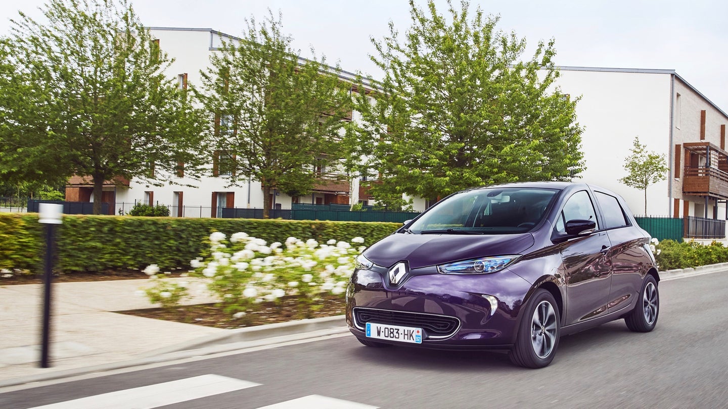 Renault Launches Electric Car-Sharing Service in Paris