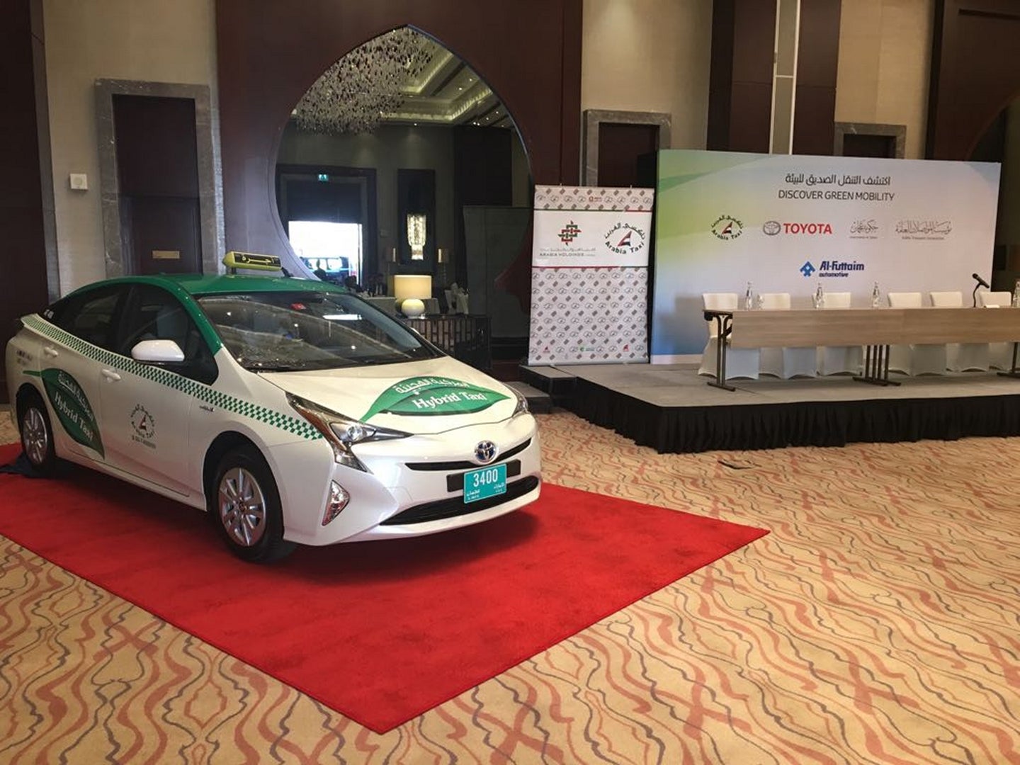 Taxi Company in Dubai, Where Fuel is Cheap, Adopts 454 New Hybrid Electric Vehicles