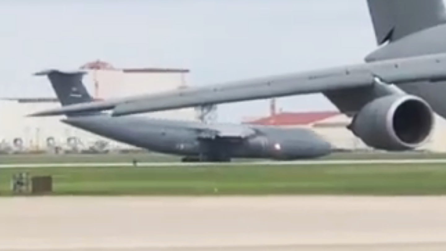 Video Emerges Of C-5 Galaxy Making A Nose Gear Up Landing At Lackland Air Force Base