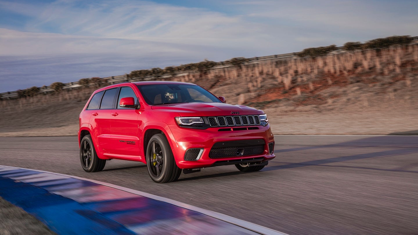 Listen to a Jeep Grand Cherokee Trackhawk Scream Like a Banshee While Doing Donuts